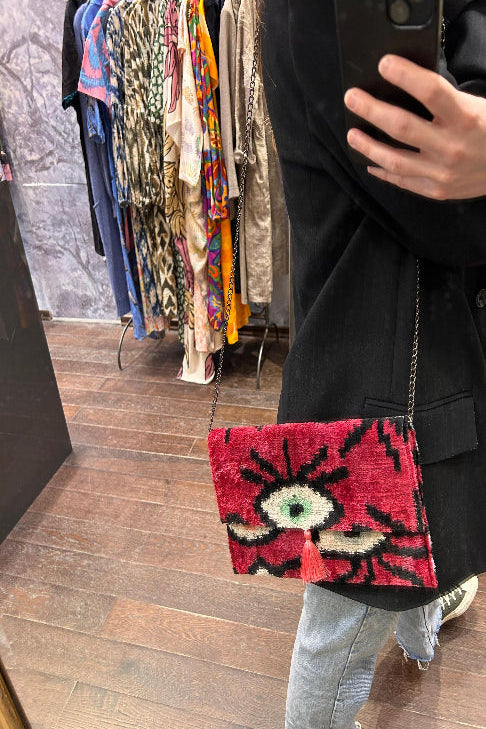 Bag pouch pink eye with chain