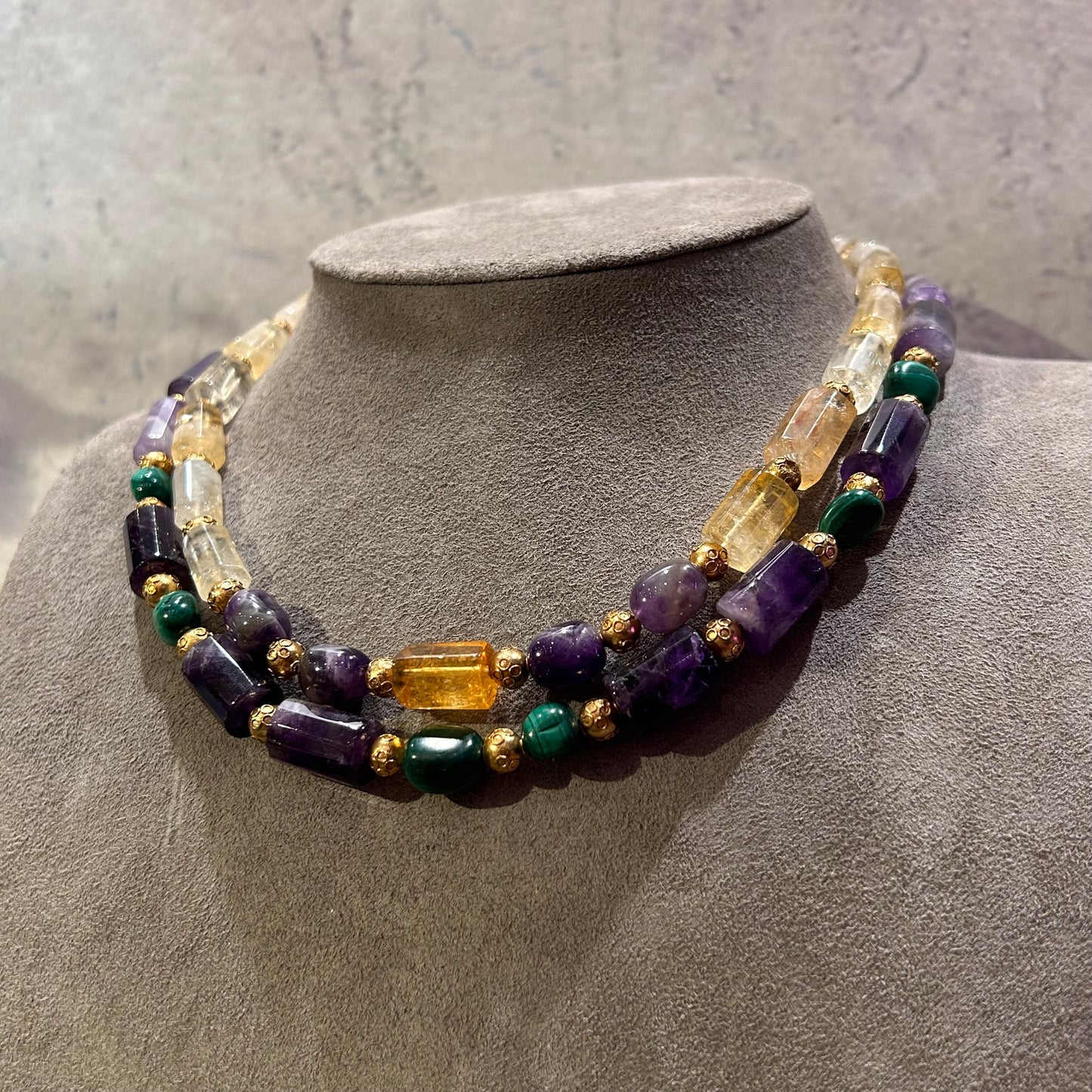 Amethyst and Malachite necklace - 44 cm