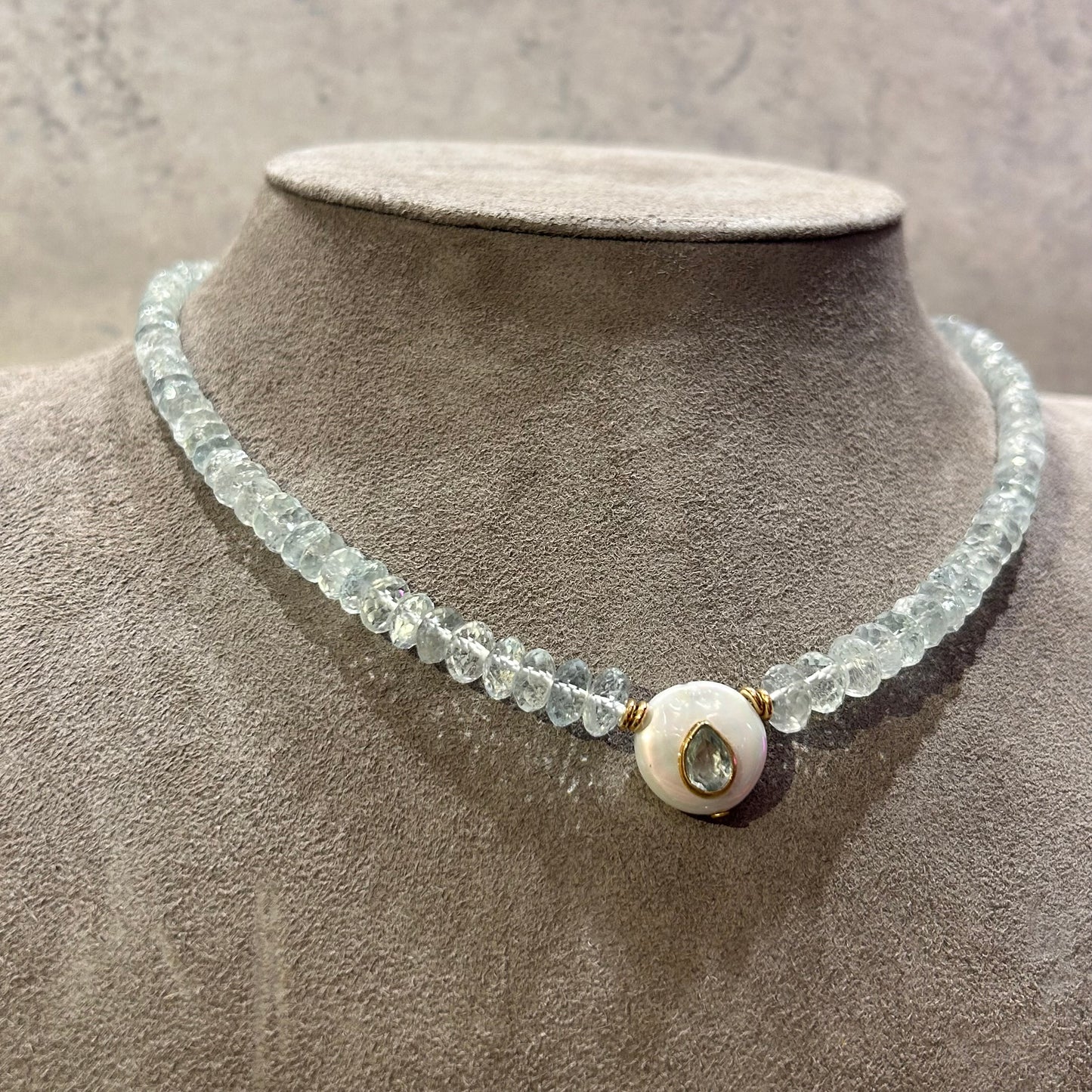 Aquamarine necklace and freshwater pearl set with bleu topaz - 41 cm