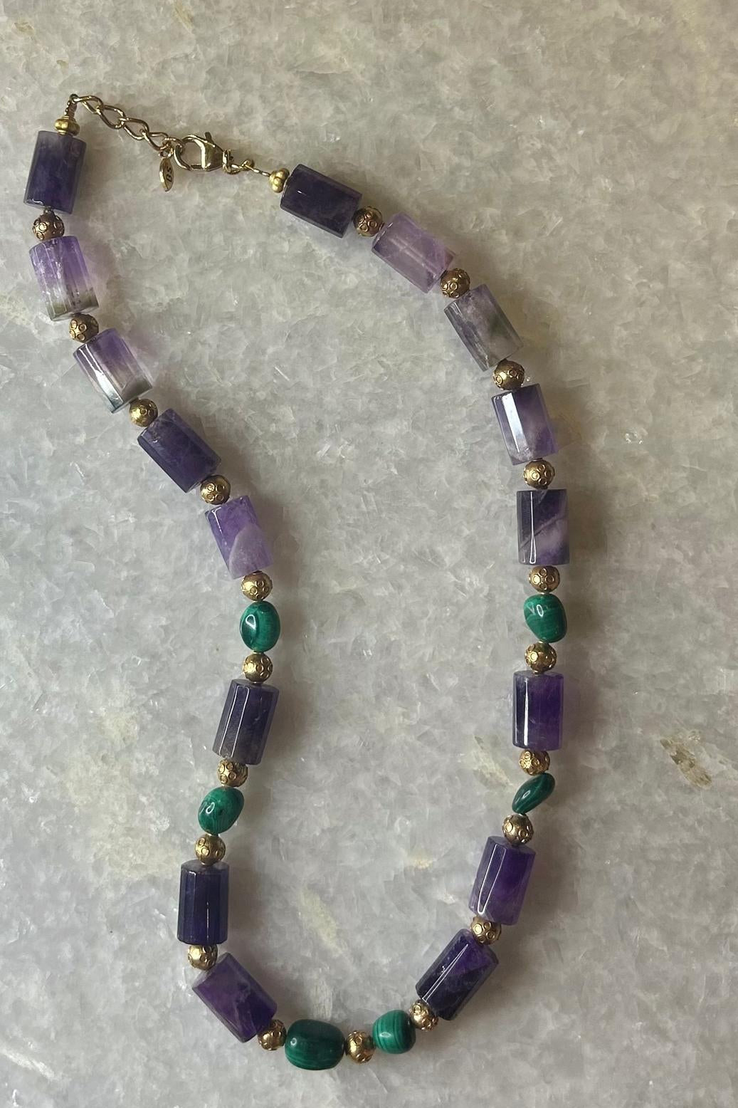 Amethyst and Malachite necklace - 44 cm
