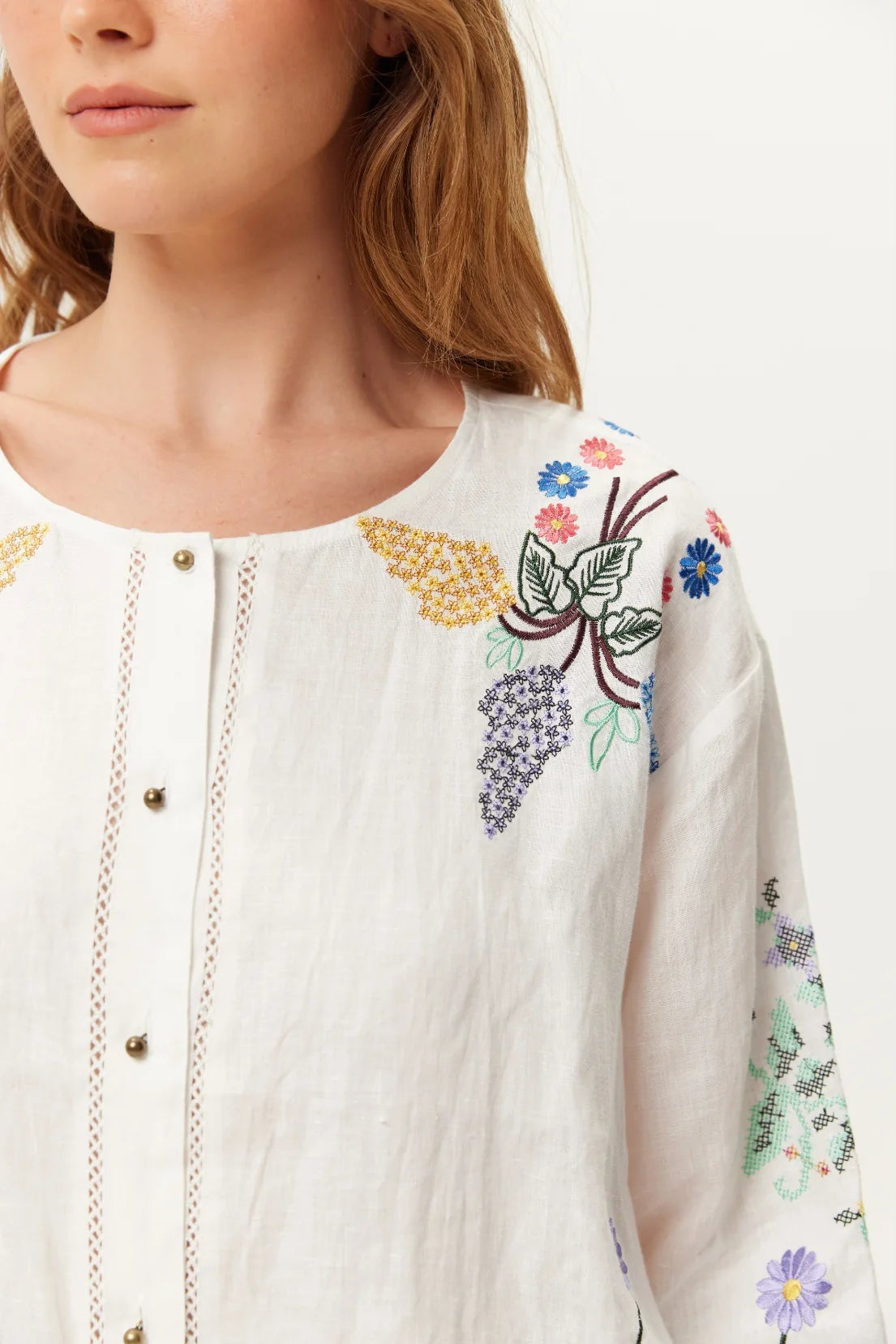 ME369 - Helena Embroidered Linen Shirt