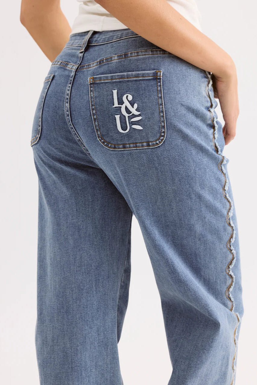 LEO & UGO - Straight jeans with wavy detail