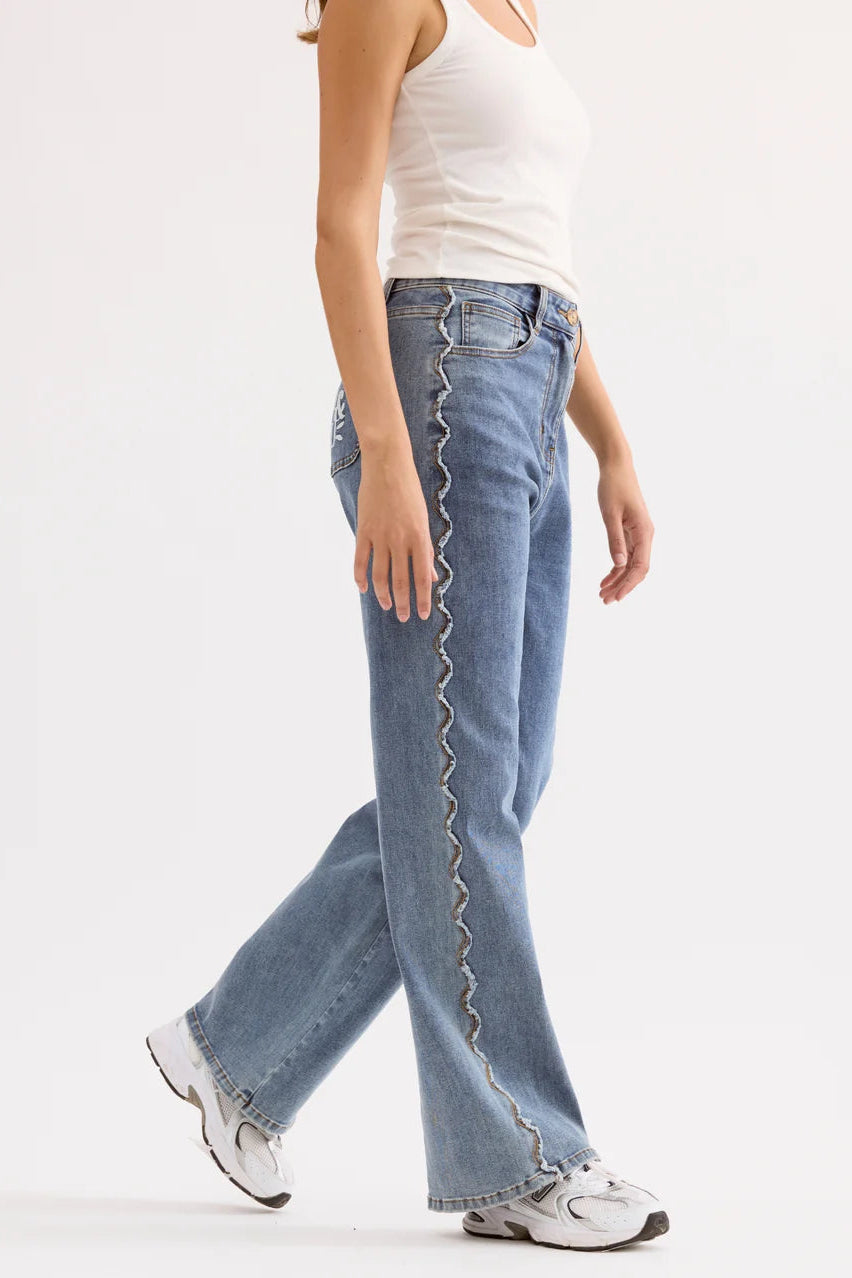 LEO & UGO - Straight jeans with wavy detail