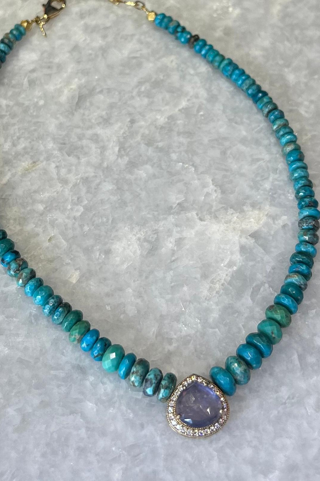 Arizona turquoise and iolite necklace - 43 cm