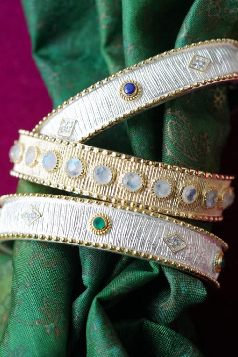 Barista bracelet with moostone stones