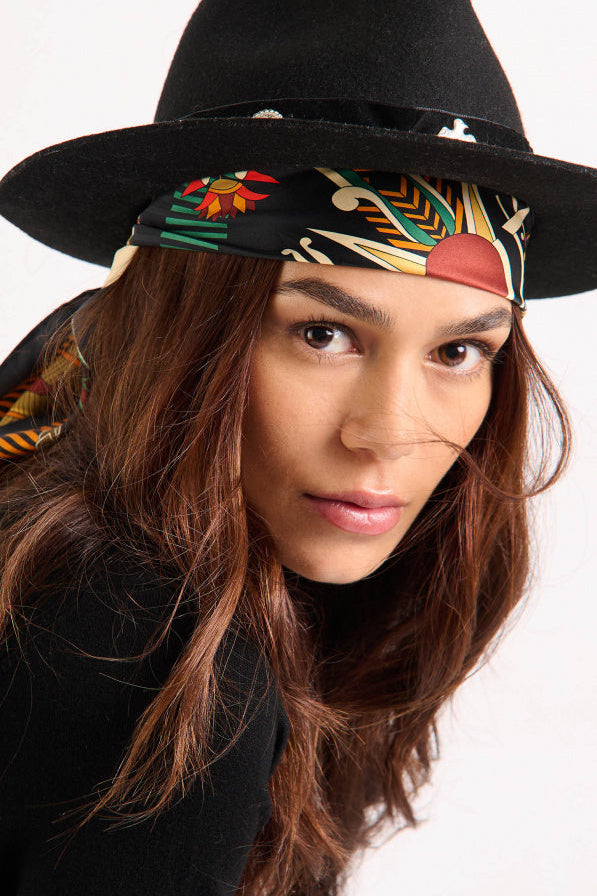 WILD - Medium scarf Machu Pichu - Black